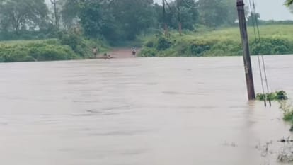 Lalitpur: Several villages cut off from district headquarters due to rain