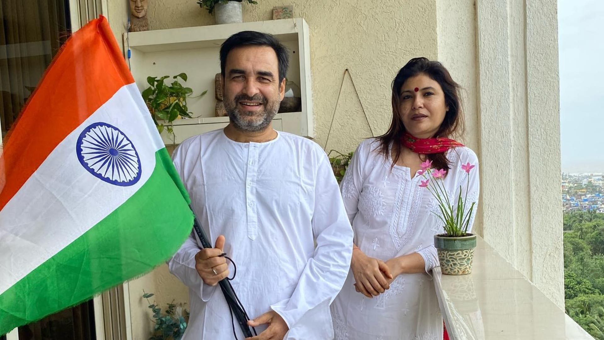 Pankaj Tripathi 50th birthday special know his struggle and his famouse films and roles
