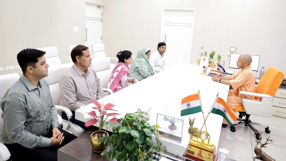 Meerut: Family of martyred STF Inspector Sunil Kumar meets CM Yogi