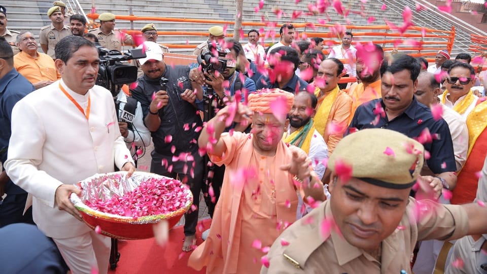 Krishna Janmashtami 2026: CM Yogi Offers Prayers at Shri Krishna Janmabhoomi in Mathura