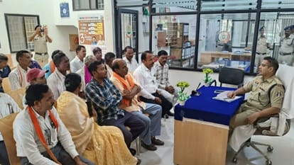 सहसपुर लोहारा में एसपी ने चर्चा की