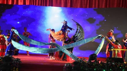 जन्माष्टमी: सीएम योगी बोले- आक्रांता मूर्तियां तोड़ सकते हैं, मूल्य नहीं; आस्था पर प्रहार करने वाले मिट गए CM Yogi visit Lucknow Police Lines on occasion of Shri Krishna Janmotsav here grand celebration will be held