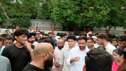 संसद मार्ग थाने पहुंचे सीजेपी के पदाधिकारी