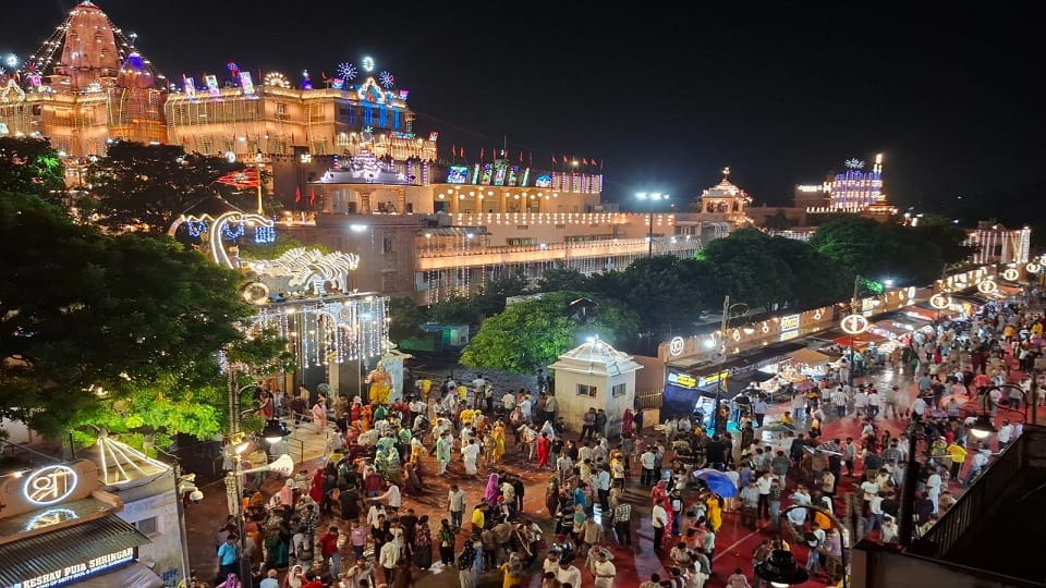 mathura Janmashtami 2026 huge crowd of devotees surges in Mathura on Shri Krishna Janmashtami