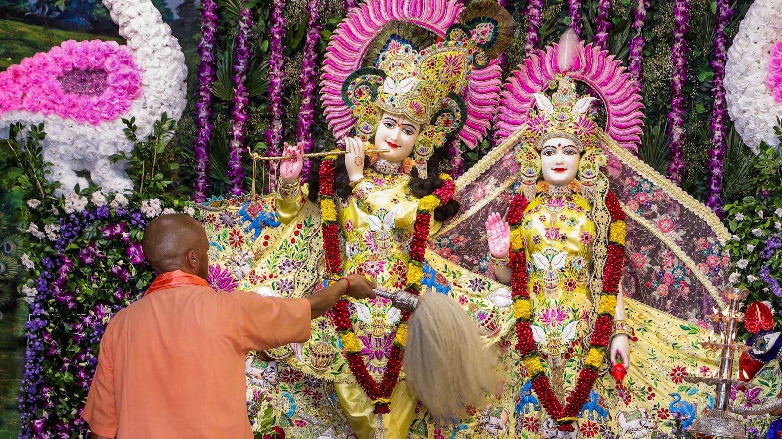 Sri Krishna Janmashtami celebrations sweep nation from Kashmir to Kanyakumari beautiful photos across country