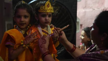 श्रीकृष्ण जन्मोत्सव पर कान्हा के रंग में रंगी राजधानी।