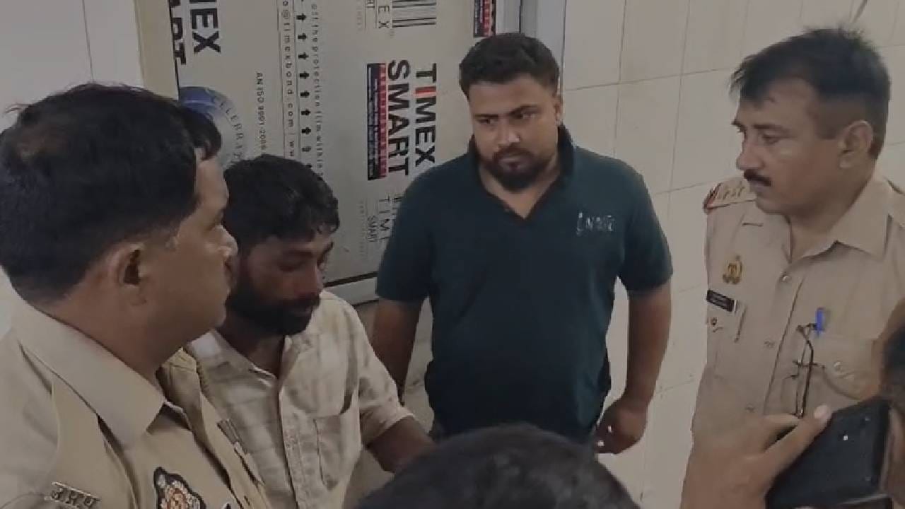 अस्तपाल पहुंचे परिजन।