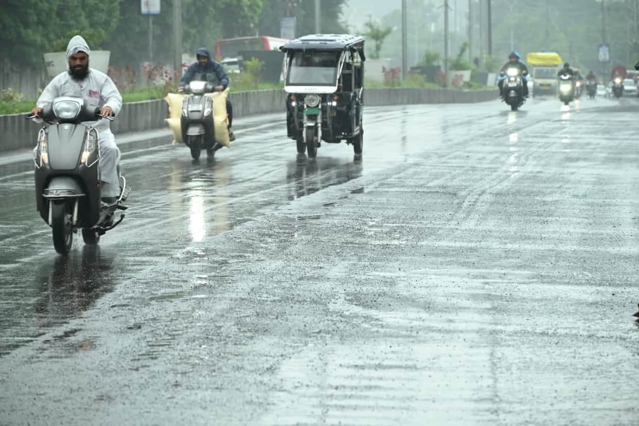 Alert for heavy rainfall in Madhya Pradesh again: Heavy rain expected in 19 districts today; schools closed in