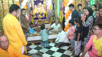 Jhansi: Bells and conch shells resounded in temples the moment Kanha was born