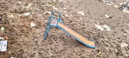 Floodwater Recedes in Chitrakoot, But Ramghat Faces Severe Destruction; Roads Washed Away, Shops Buried in Deb