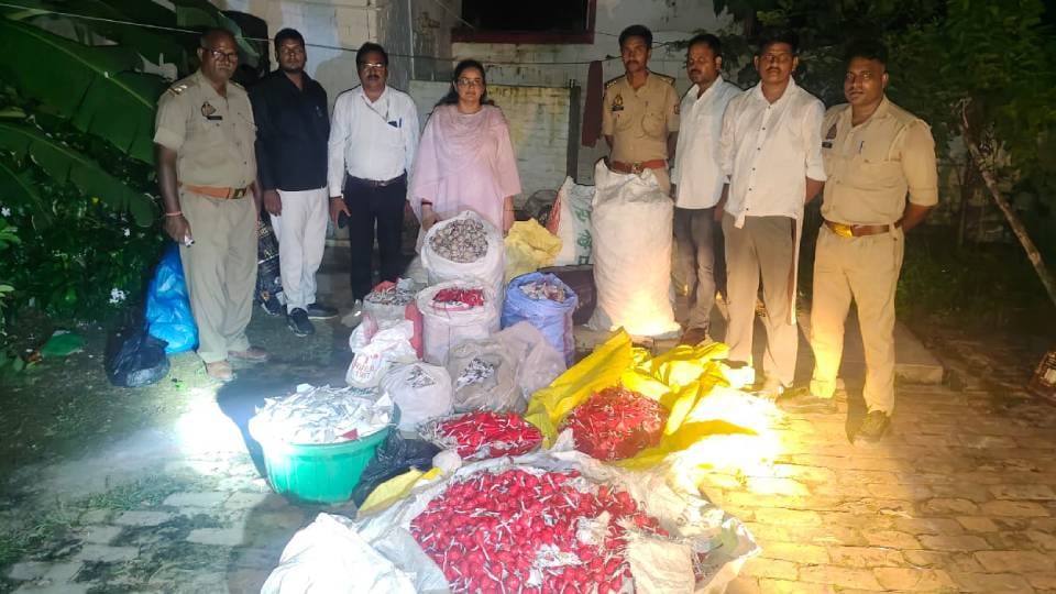 4.5 quintals of firecrackers seized during police and administrative raid in Barabanki