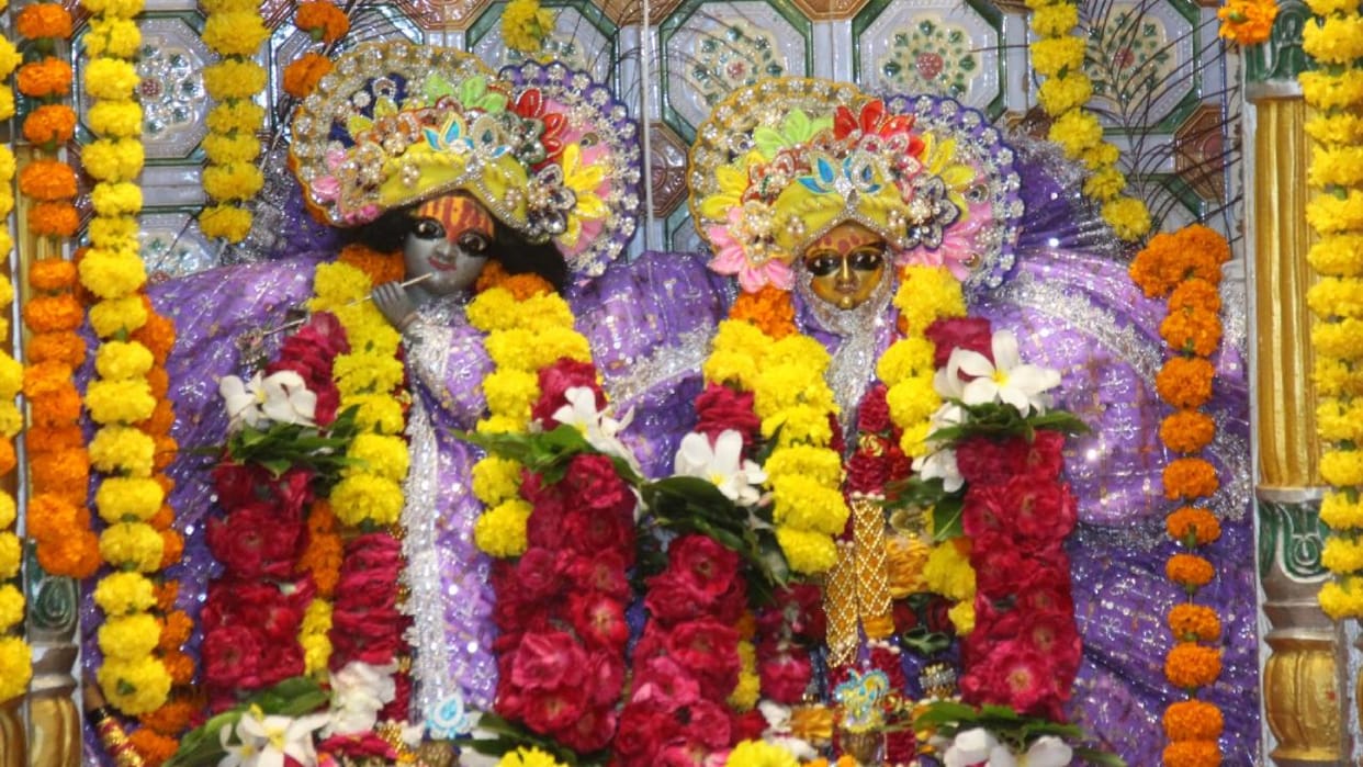 Jhansi: Bells and conch shells resounded in temples the moment Kanha was born