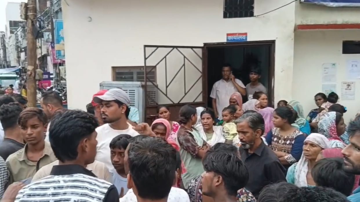 Haridwar Car Accident Teen Girl Dies During Treatment Family Protests Outside Railway Chowki