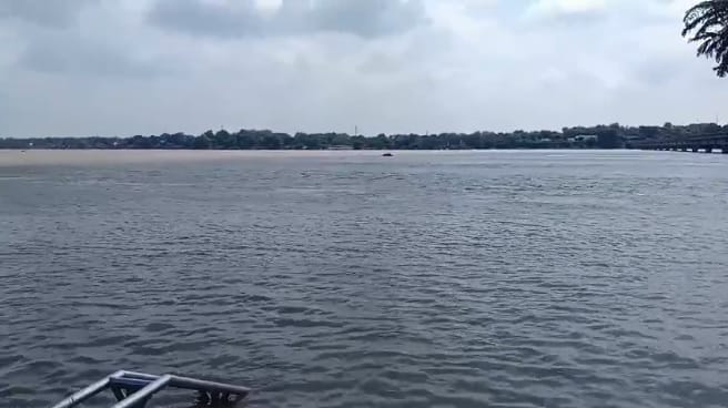 Kanpur Ganga water level begins to recede yet hardships persist floodwaters spread to 11 neighborhoods