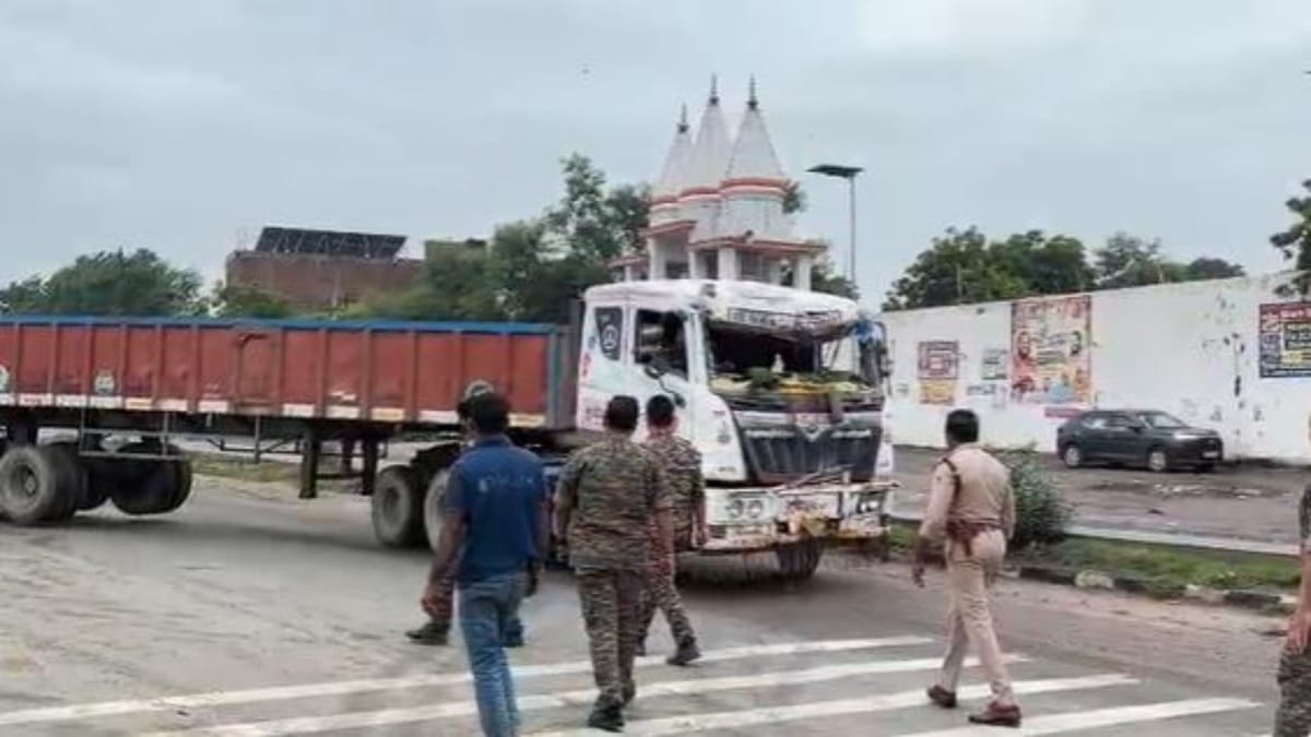 मुरैना: कृष्ण जन्मोत्सव के दर्शन कर लौट रही 3 महिलाओं को तेज रफ्तार ट्रक ने कुचला, मौके पर मौत, चालक गिरफ्तार