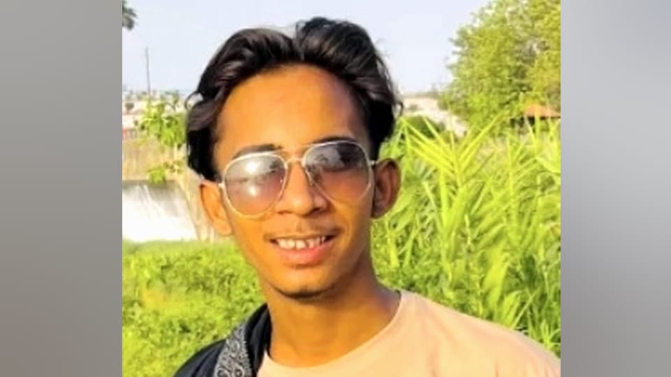 जुगनेश की फाइल फोटो
