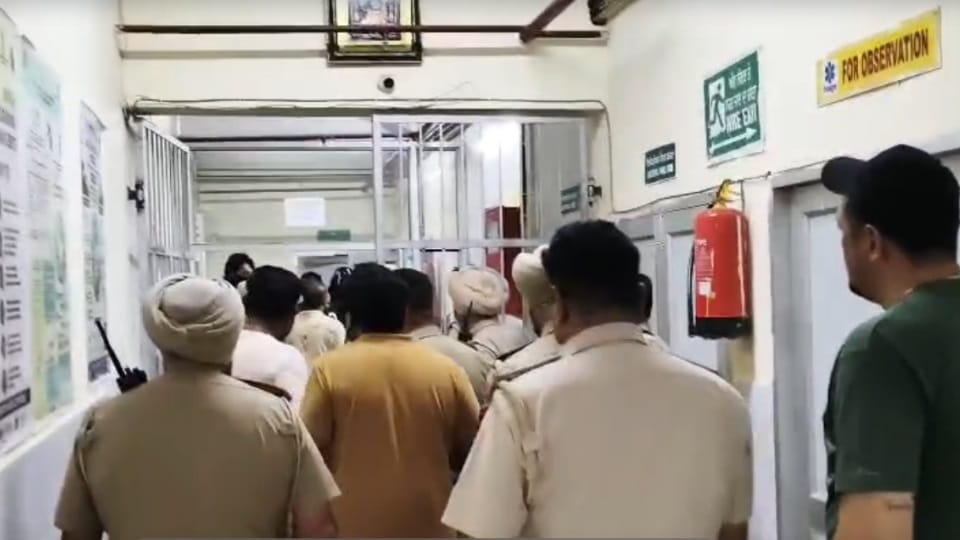 Uproar in emergency ward of Kapurthala Civil Hospital two groups clashed