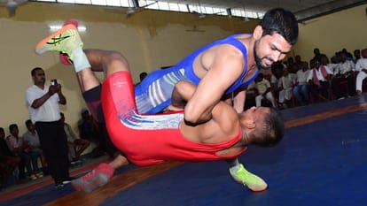 बिहार के प्रिंस को पटकनी देते बनारस के रंजराज।