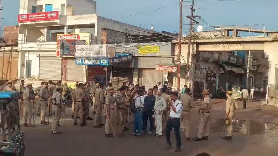 Tension in Loni over Hanuman Chalisa recitation police stop Hindu Raksha Dal workers in Ghaziabad