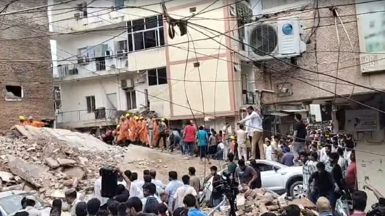 Horrifying images of the building collapse in Delhi