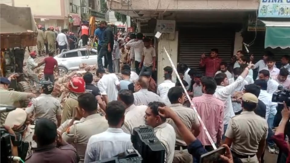 Delhi building collapse eyewitness says They constructing basement reinforced upper structure pillars weak