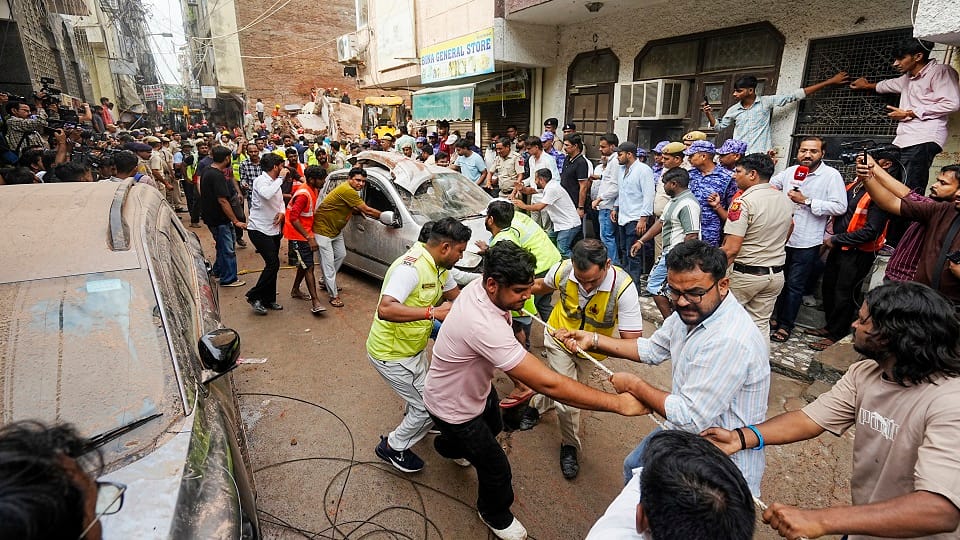 Moti Bagh buildings collapes Satya Niketan incident exposed official negligence
