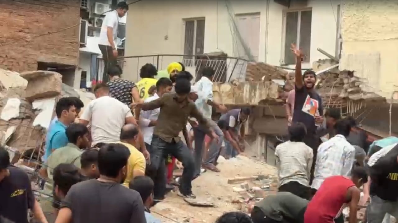 Horrifying images of the building collapse in Delhi