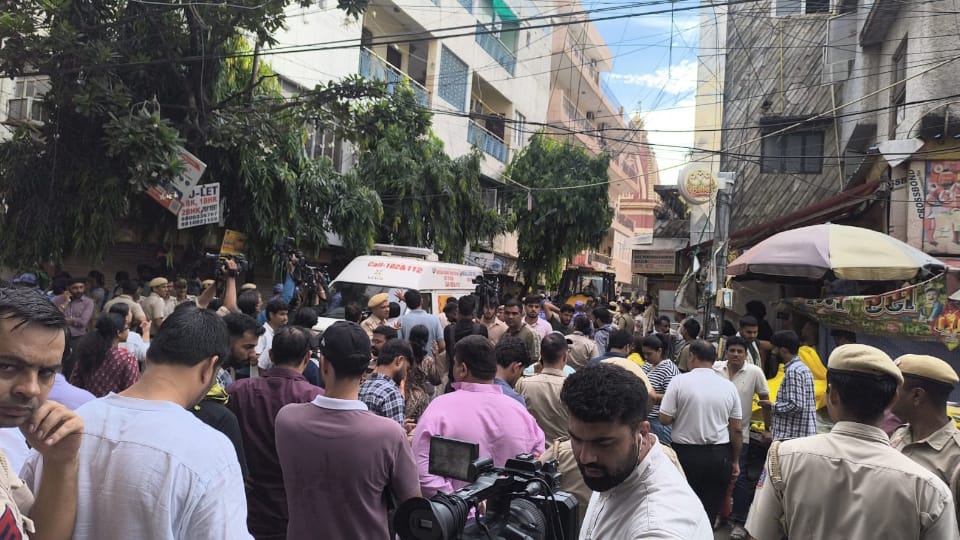 Delhi building collapse eyewitness says They constructing basement reinforced upper structure pillars weak