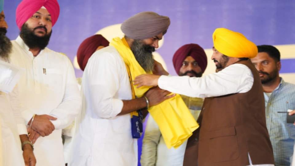 Gurpreet Sekhon has join AAP in Zira Firozpur