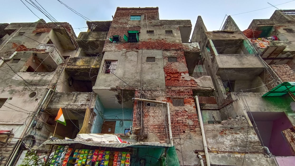 People living in 3500 dilapidated buildings in Ghaziabad