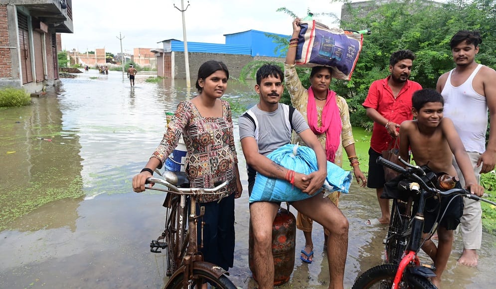 Kanpur Helplessness peaks under shadow of floods water levels in the Pandu River have risen