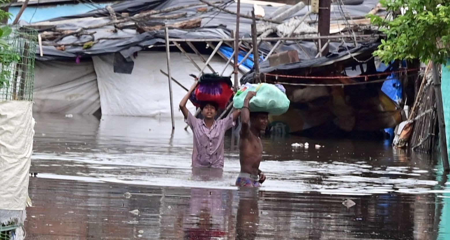 Kanpur Helplessness peaks under shadow of floods water levels in the Pandu River have risen