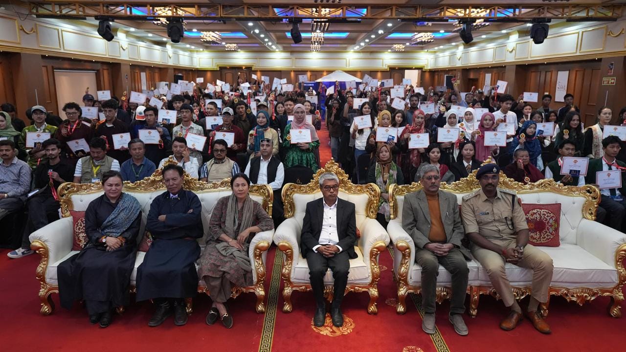लेह में अमर उजाला ने आयोजित किया भविष्य ज्योति सम्मान समारोह