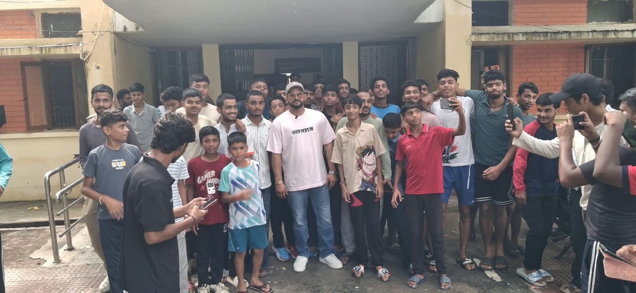 Lucknow: Former cricketers Suresh Raina, Manvinder Bisla, and Deependra Pandey visited the Sports College.