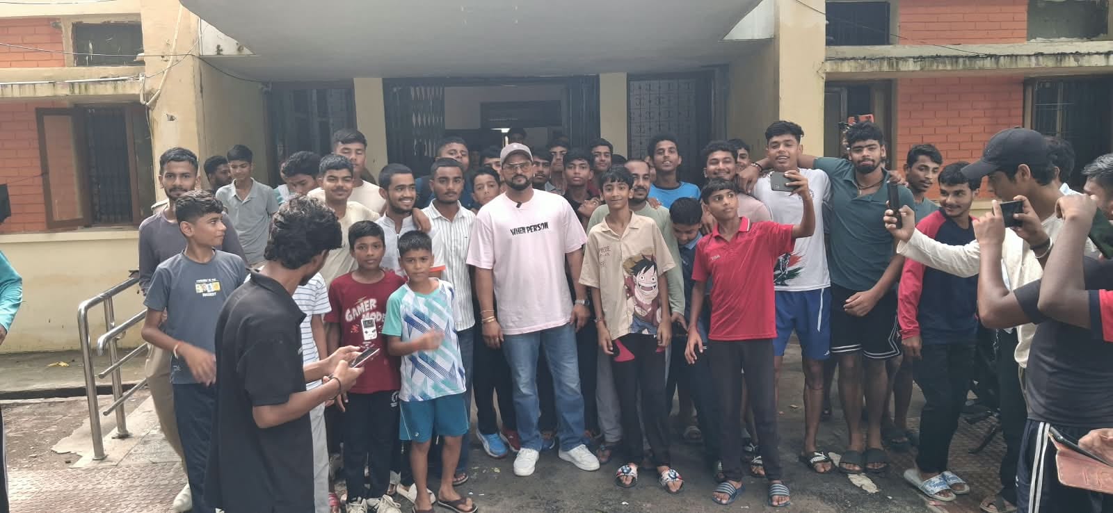 Lucknow: Former cricketers Suresh Raina, Manvinder Bisla, and Deependra Pandey visited the Sports College.