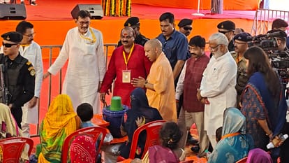CM Yogi Angry Over Disorder During Flood Relief Cheque Distribution in Chitrakoot