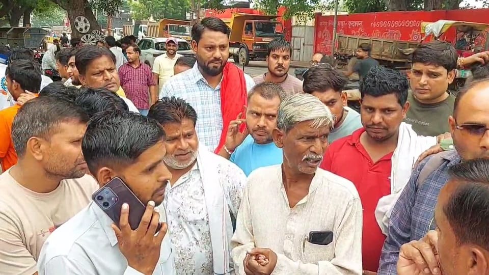 Sanitation workers create ruckus in Mathura over non-payment of salaries