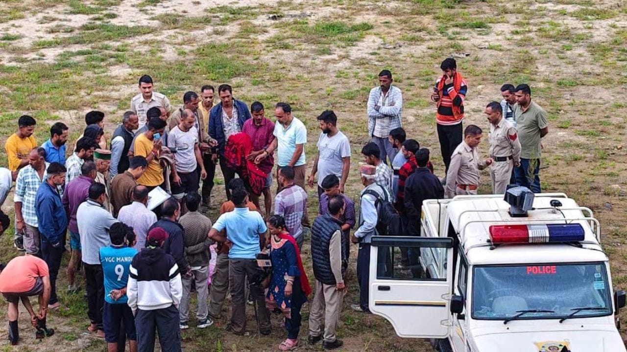थुनाग में खड्ड के तेज बहाव में बहने से व्यक्ति की मौत।