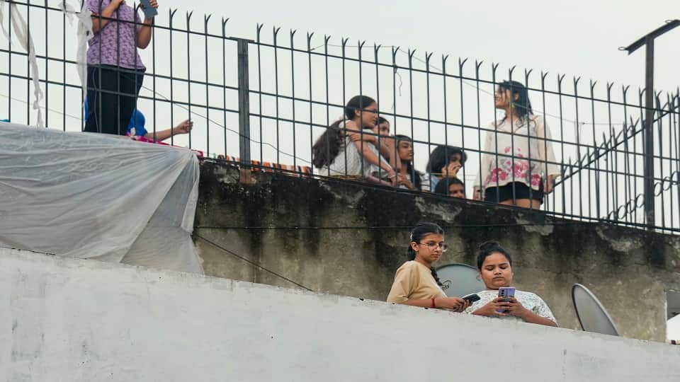 Moti Bagh buildings collapes Satya Niketan incident exposed official negligence
