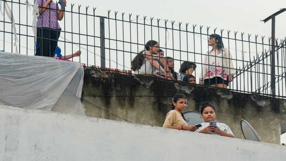 Moti Bagh buildings collapes Satya Niketan incident exposed official negligence
