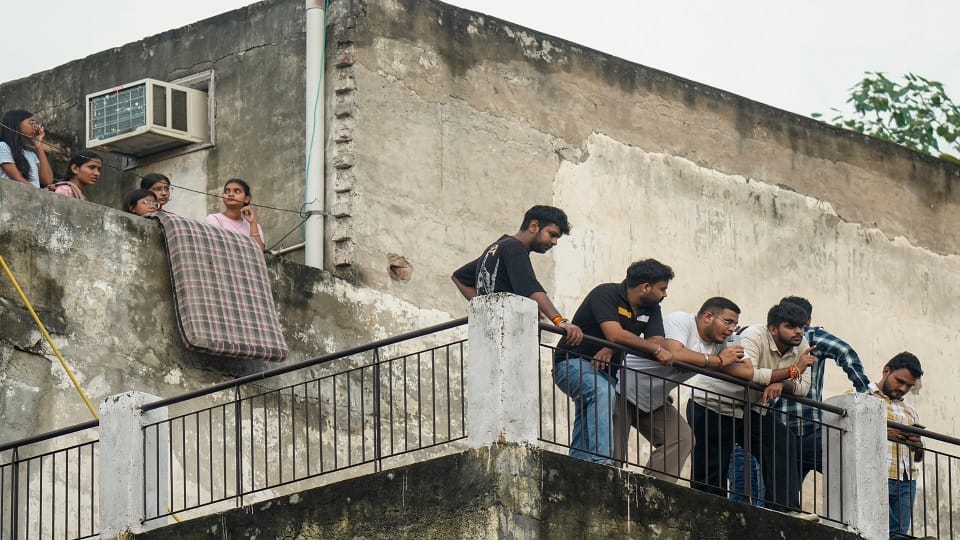 Moti Bagh buildings collapes Satya Niketan incident exposed official negligence