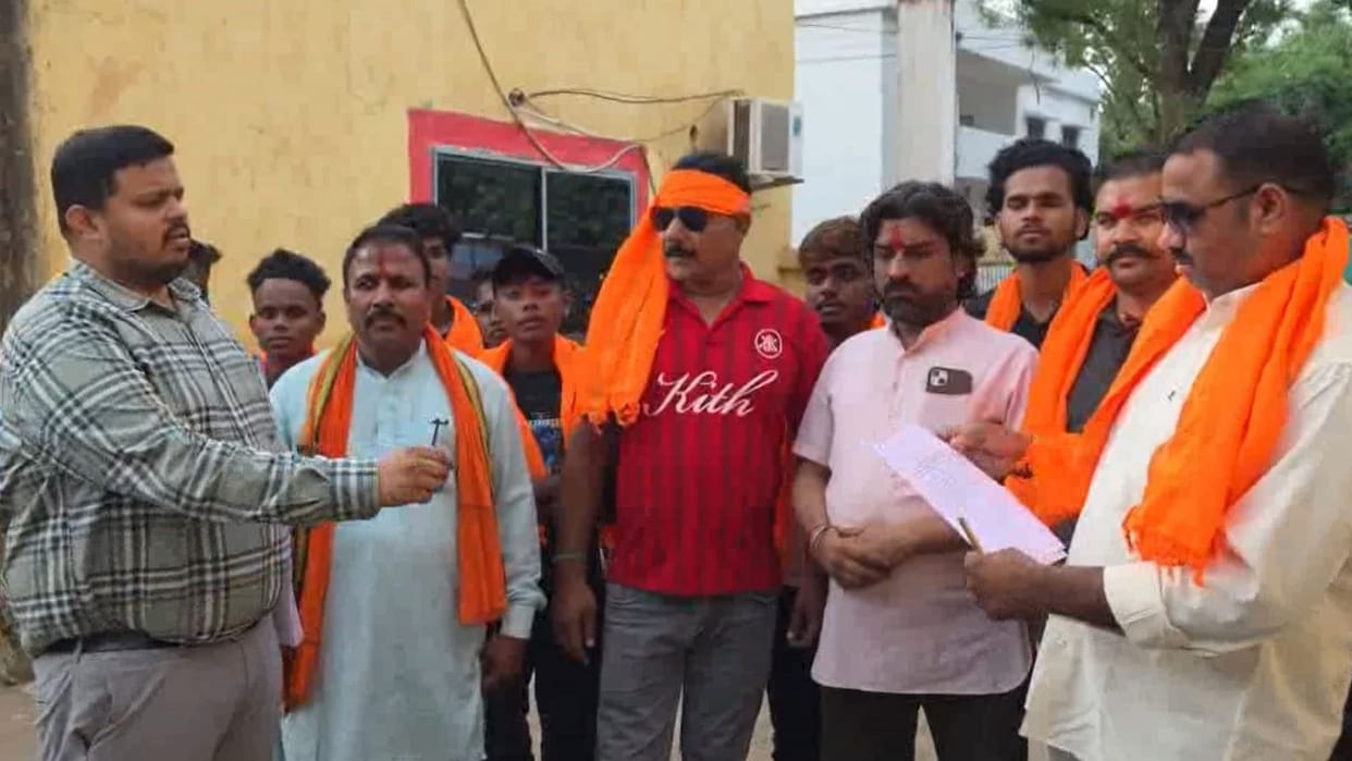 CG: Private Hospitals Causing Traffic Jams on Highway, Bajrang Dal Submits Memorandum to SDM in Kondagaon