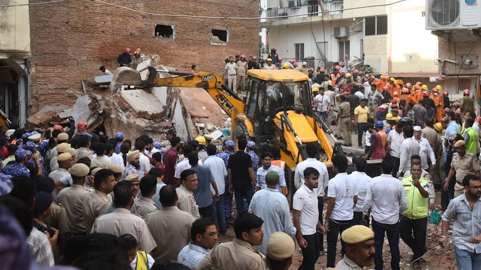 Delhi PG Crisis High Rents Low Safety Students Pay Up to ₹30000 for a Bed Satya Niketan Building Collapse