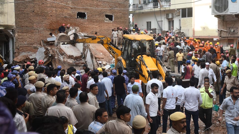 Delhi PG Crisis High Rents Low Safety Students Pay Up to ₹30000 for a Bed Satya Niketan Building Collapse