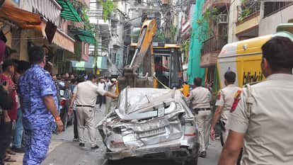 petition filed in Delhi High Court regarding building collapse incident in Satya Niketan