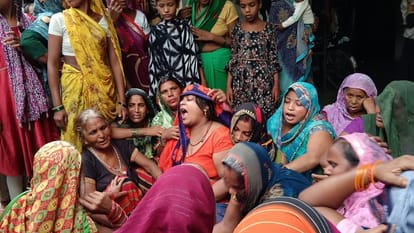 गहरे गड्ढे में नहाने के दौरान डूबने से दो बच्चों क मौत