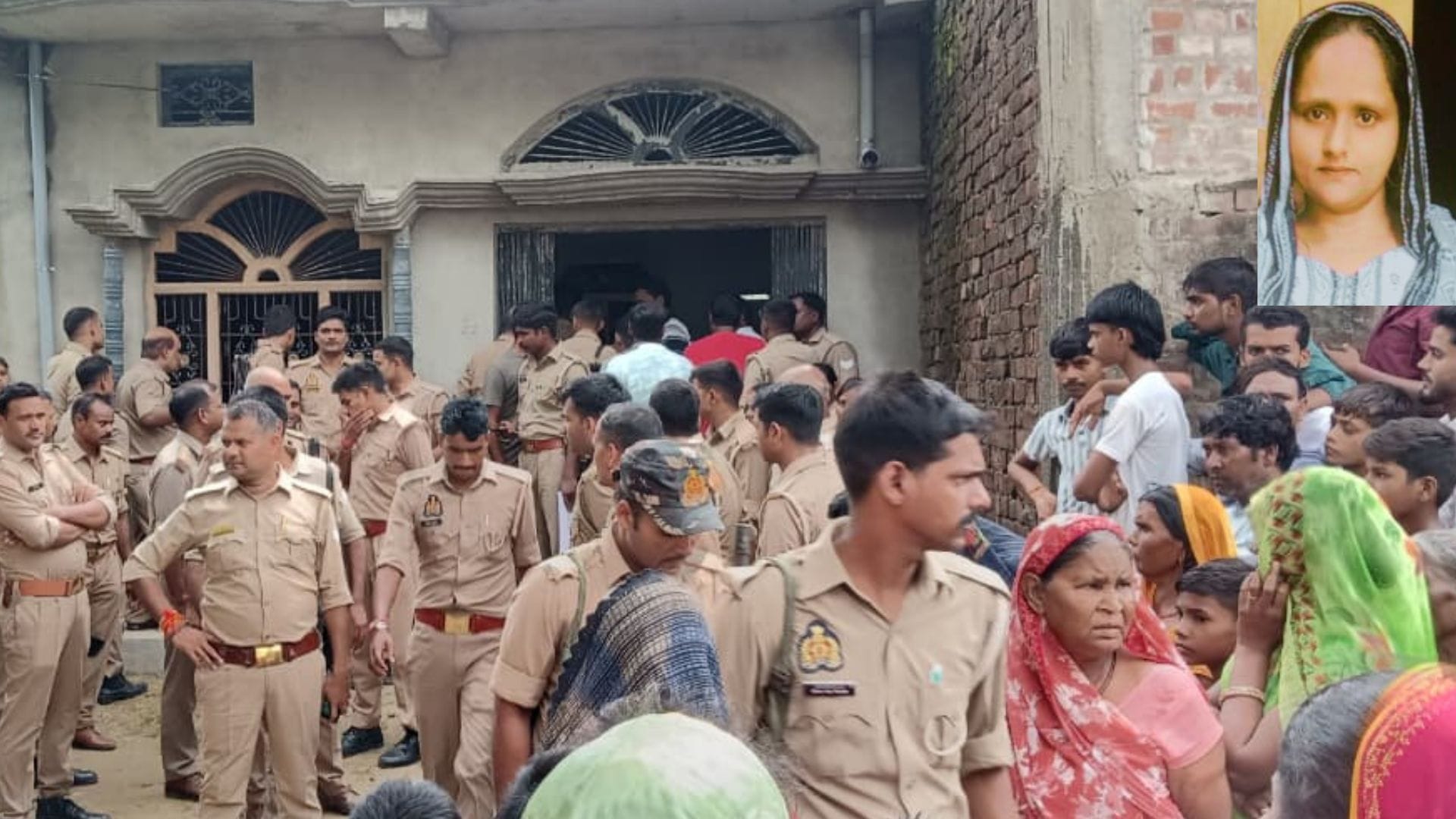 गुड़िया के घर पर माैजूद पुलिस।