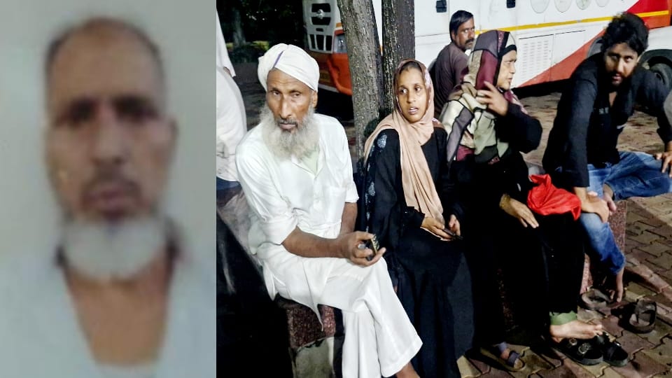 इरशाद की फाइल फोटो और गमजदा परिजन।