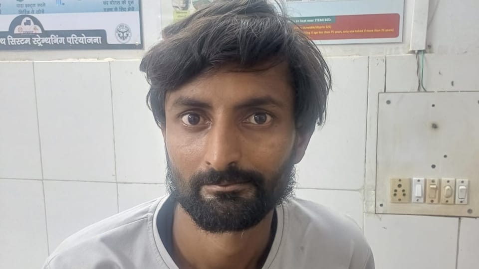 KANPUR father-in-law murder Bought new SIM card day before murder daughter-in-law used to chat with servant