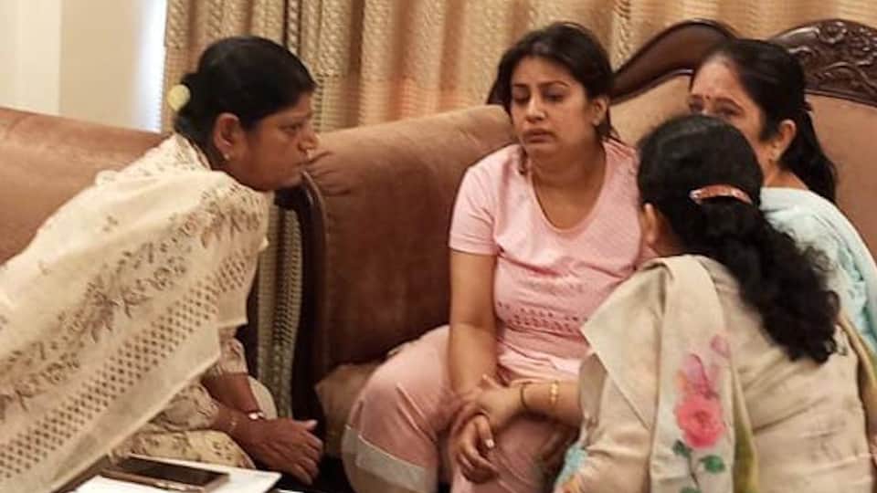 Kanpur Murder Case Medicine trader stabbed to death with 26 blows after intruders entered his flat in Kanpur